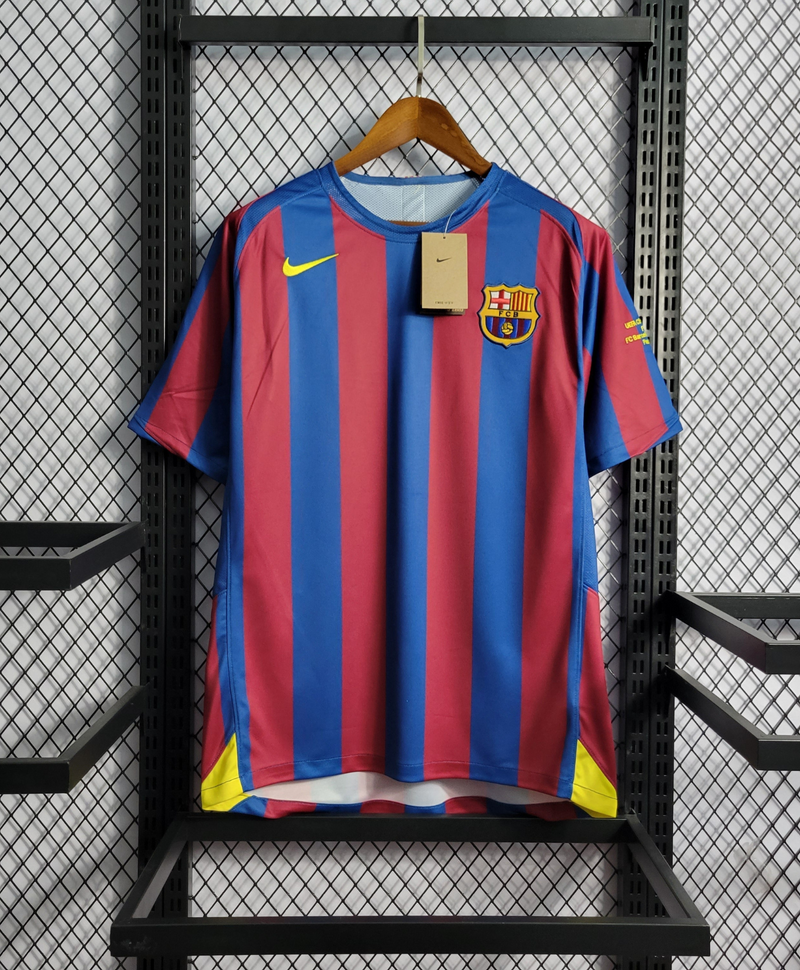 Camisa Barcelona Home 05/06 sn° Torcedor Masculina - Versão Retrô